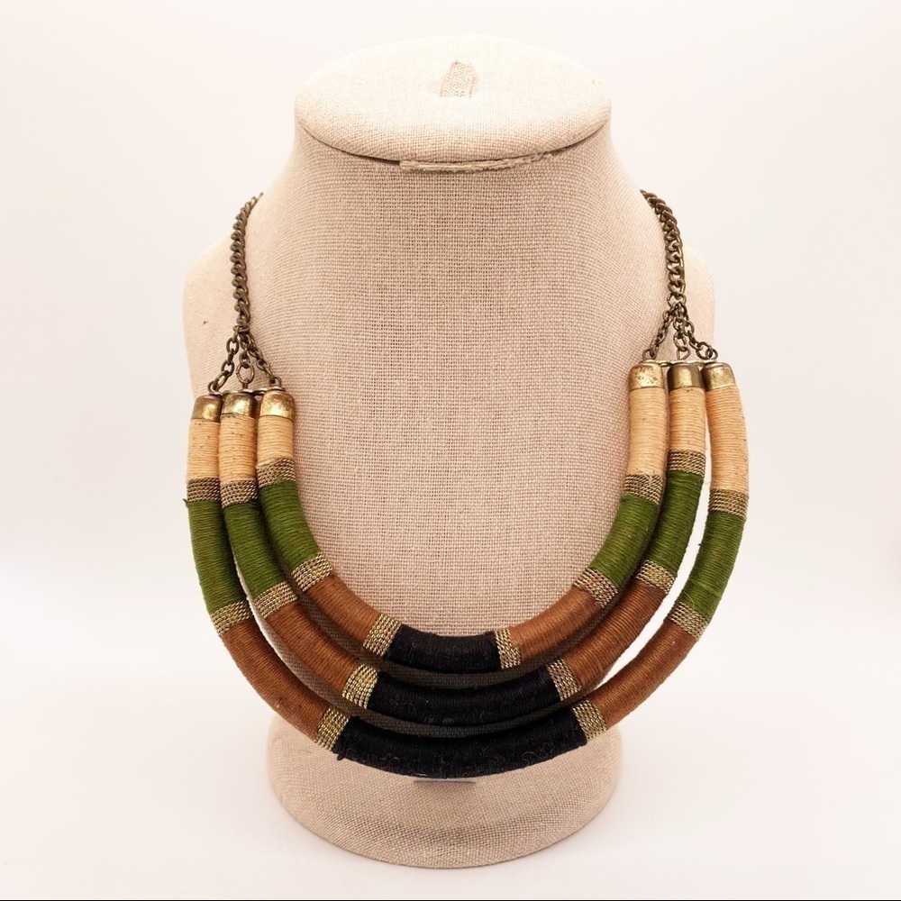 Yarn Tribal Vibe Triple Bar Necklace gold Tone